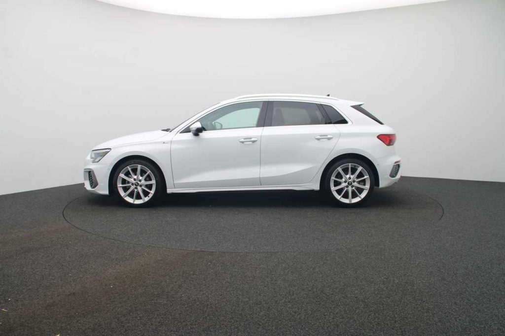 Audi A3 Sportback 30 TDI S line LED Navi AHK ACC
