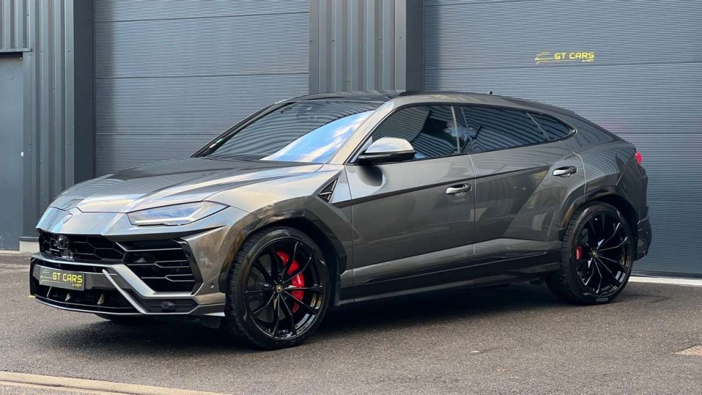Lamborghini Urus Lamborghini Urus - LOA 1 877 euros par mois - 5 pl