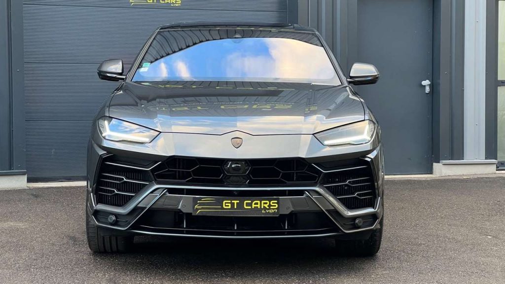 Lamborghini Urus Lamborghini Urus - LOA 1 877 euros par mois - 5 pl