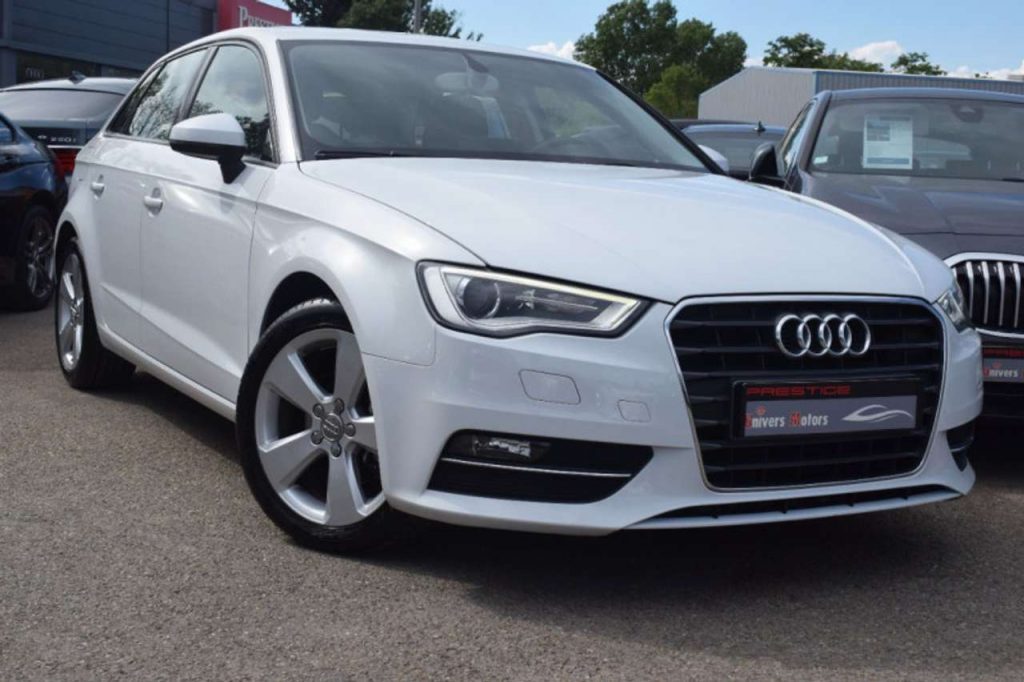 Audi A3 1.6 TDI 105CH FAP AMBITION S TRONIC 7