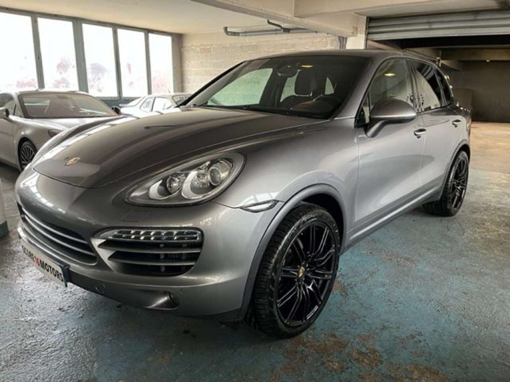 Porsche Cayenne PLATINUM EDITION V6 3.0 TDi Tiptronic 245cv