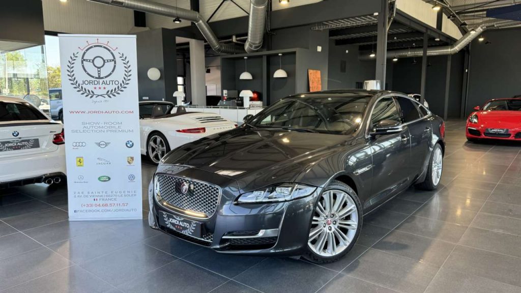 Jaguar XJ 3.0D V6 300ch Portfolio Bva8