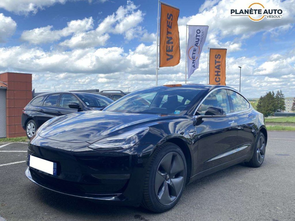 Tesla Model%203 Dual Motor AWD  Long-Range