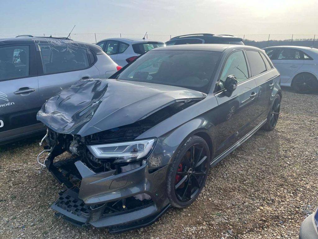 Audi S3 Quattro 2.0 TFSi 310 / EM045