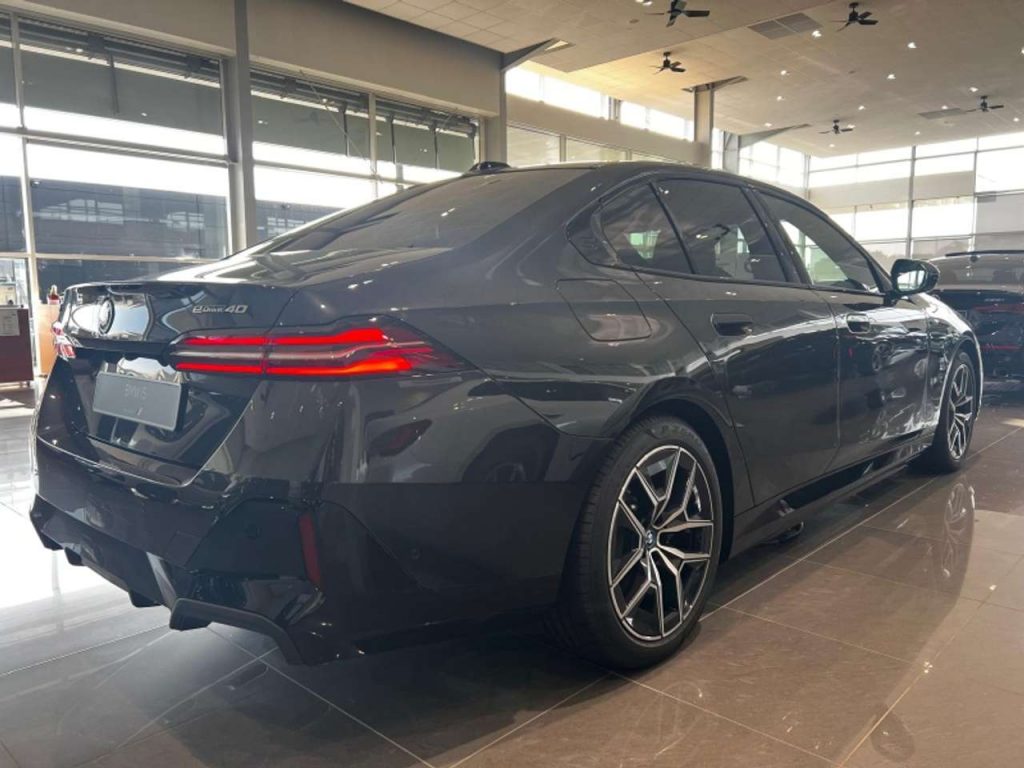 BMW i5 i5 eDrive40 340ch M Sport