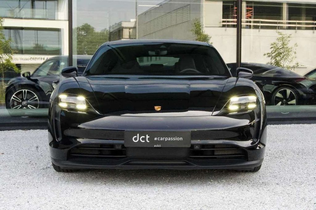 Porsche Taycan **3.000 km** Perfbatt Airsusp Sound Pano 22KW