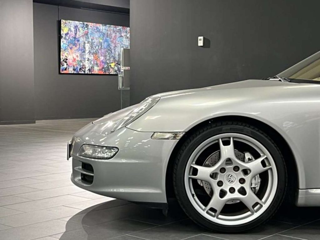 Porsche 911 Carrera