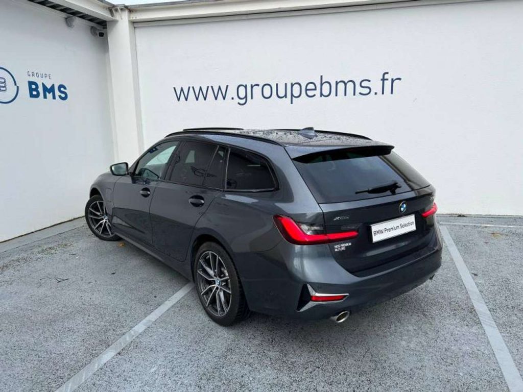 BMW 330 330eA xDrive 292ch Luxury