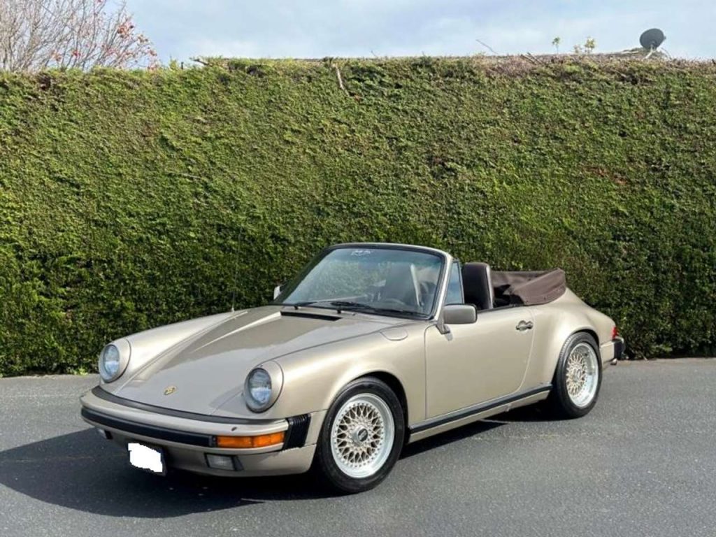 Porsche 911 Carrera 2dr Convertible