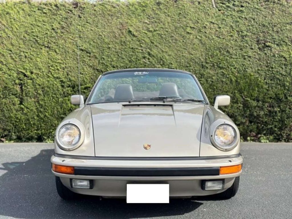 Porsche 911 Carrera 2dr Convertible