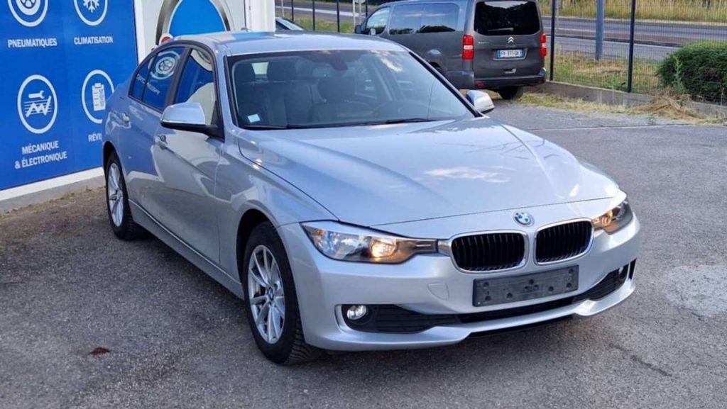 BMW Autres Berline VI 318d 143ch Executive 4 portes (mars 201