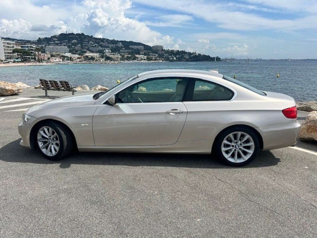 BMW 325 (E92) 325IA 218CH LUXE