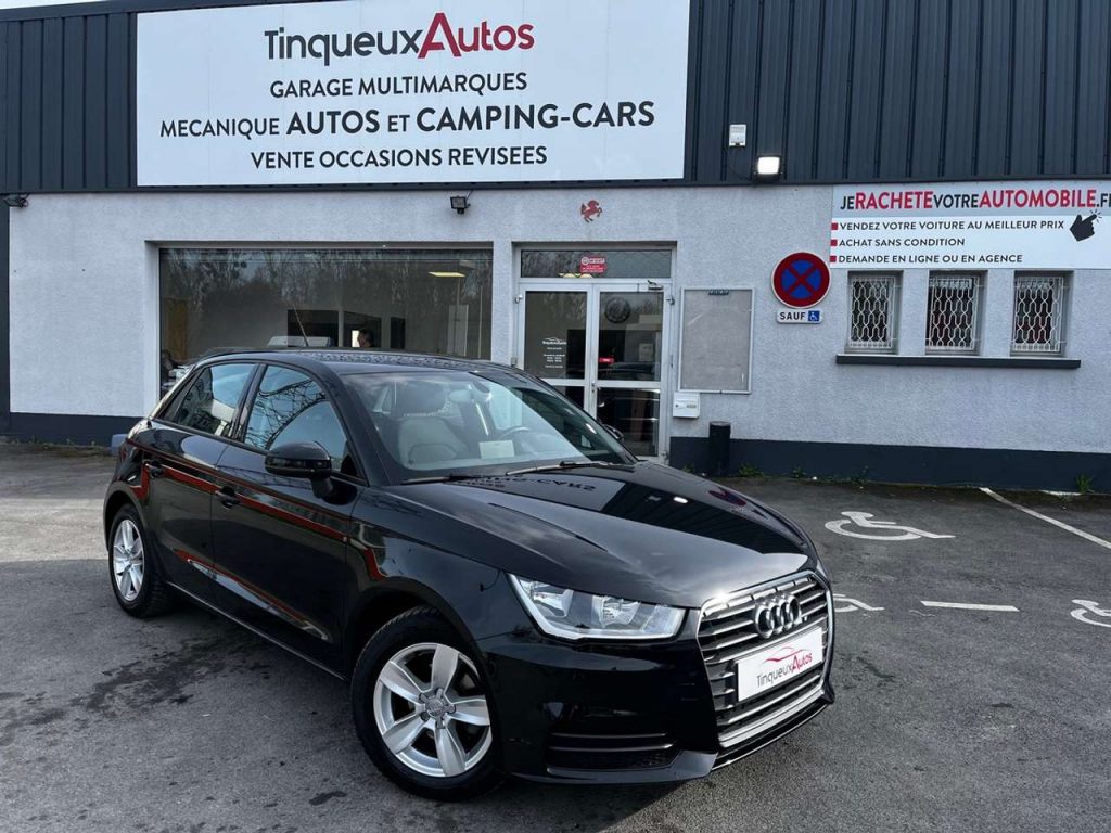 Audi A1 1.0 95CH Ultra / SIEGES CHAUF/ GPS / CARNET COMPLE