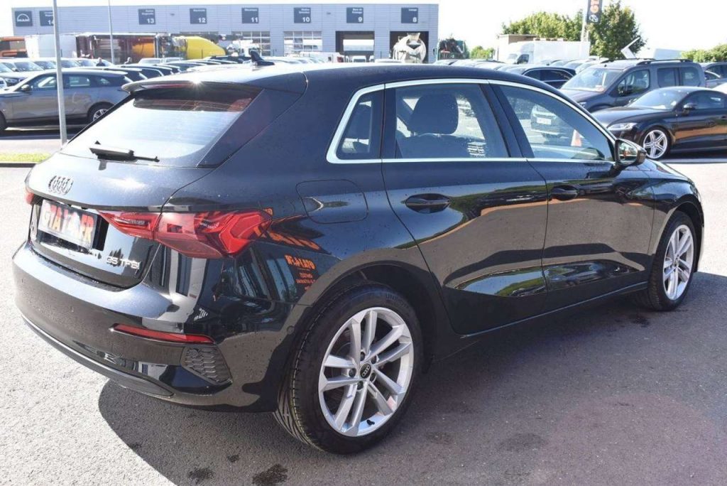 Audi A3 35 TFSI 150CH BUSINESS LINE S TRONIC 7