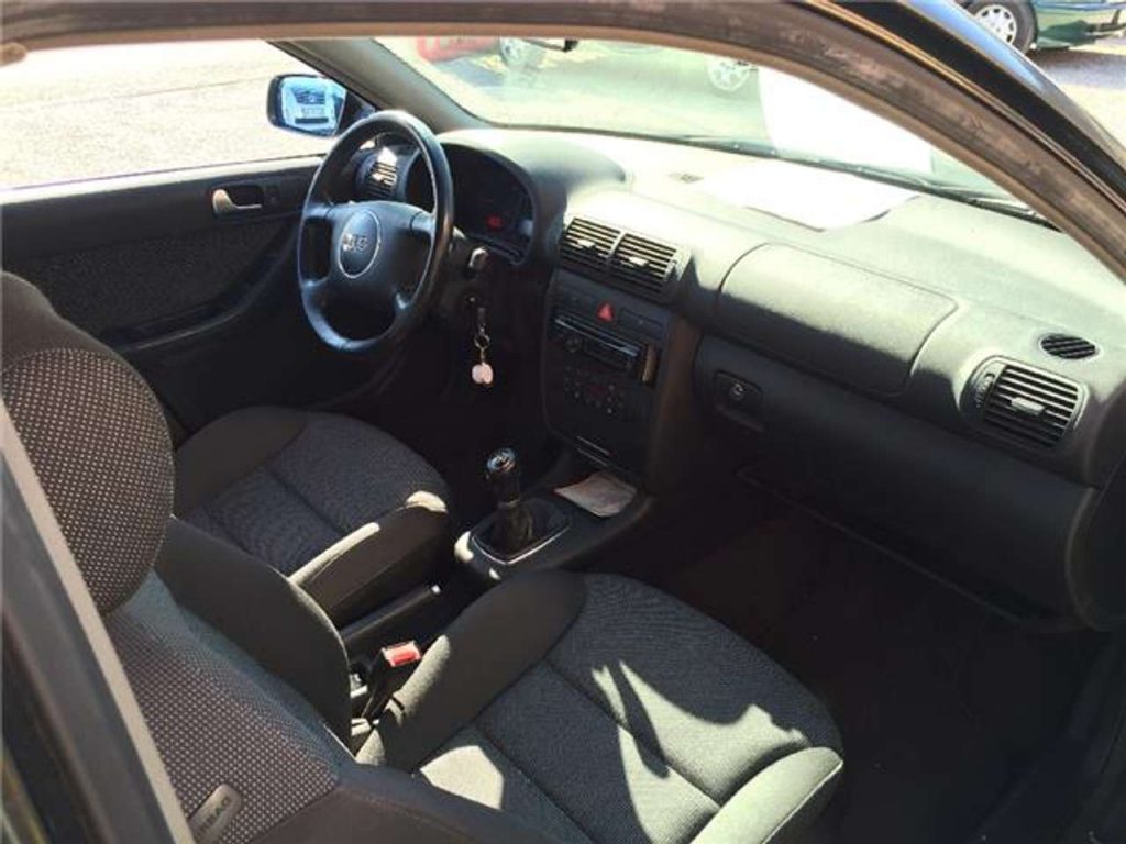 Audi A3 EVOLUTION A3 1.9 TDI - 101 Ambiente 3