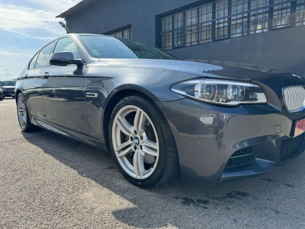 BMW M550 SERIE (F10) M550DA XDRIVE 381CH