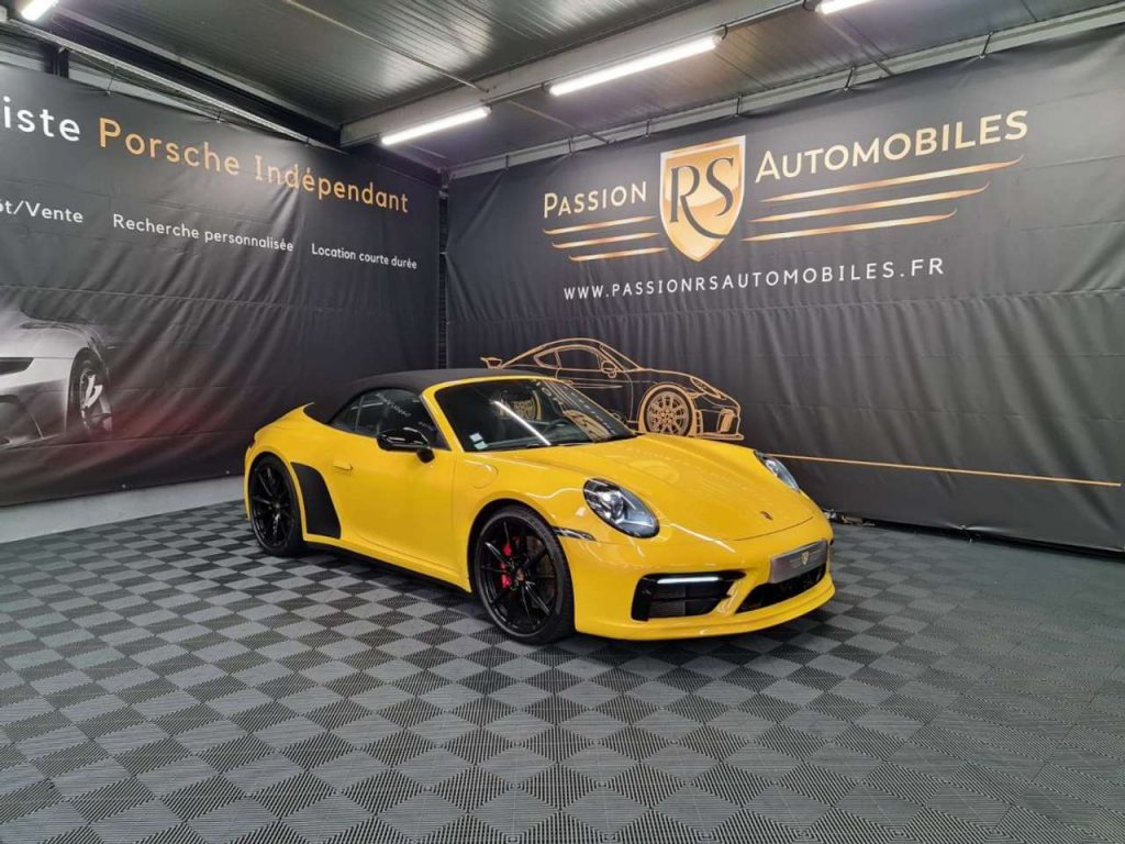 Porsche 992 PORSCHE 992 CARRERA 4S CABRIOLET JAUNE RACING – ÉC