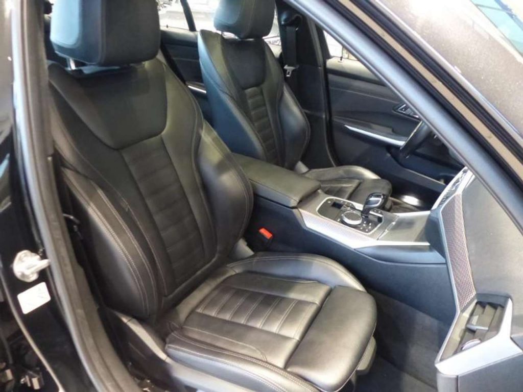 BMW 330 330eA 292ch M Sport 34g