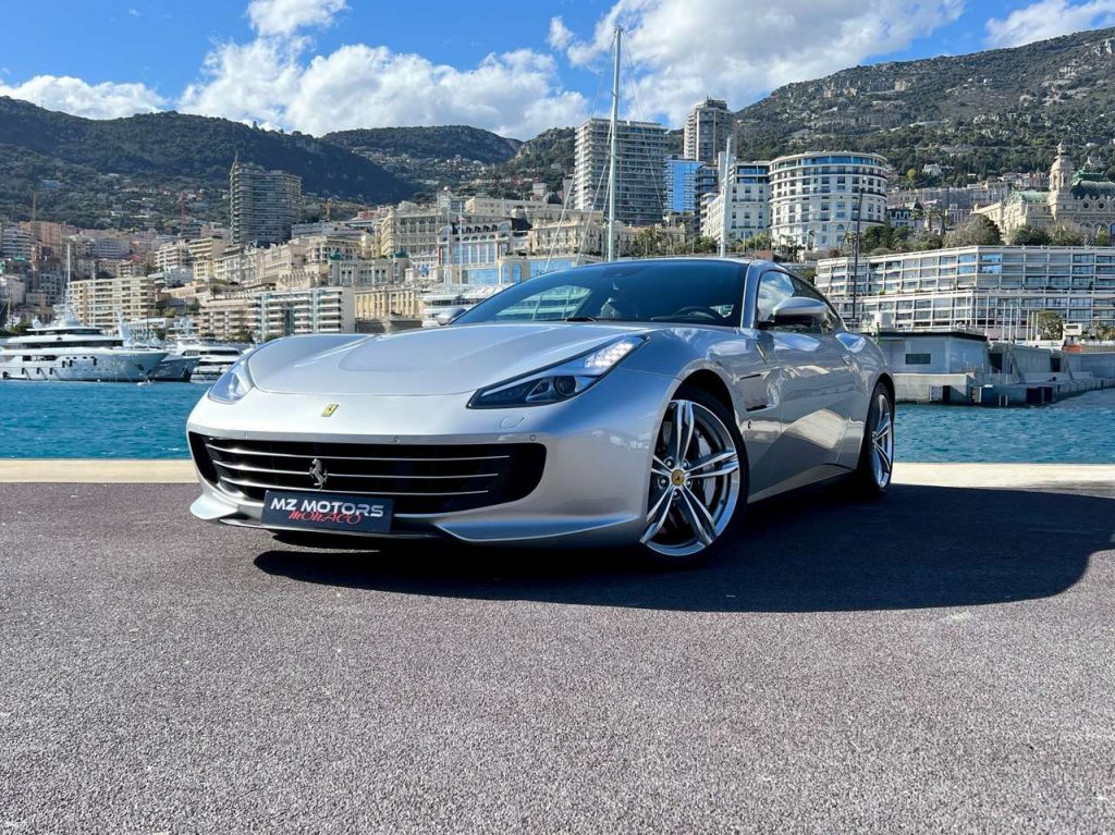 Ferrari GTC4%20Lusso V12 6.0 690ch
