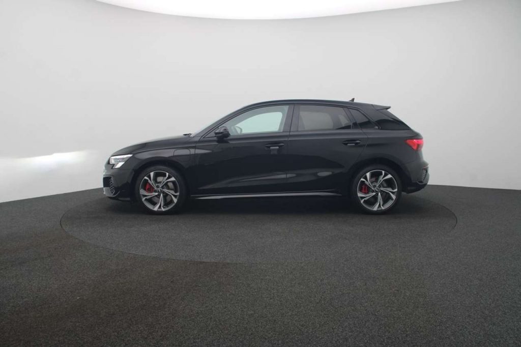 Audi A3 Sportback 45 TFSI e S line Matrix Navi
