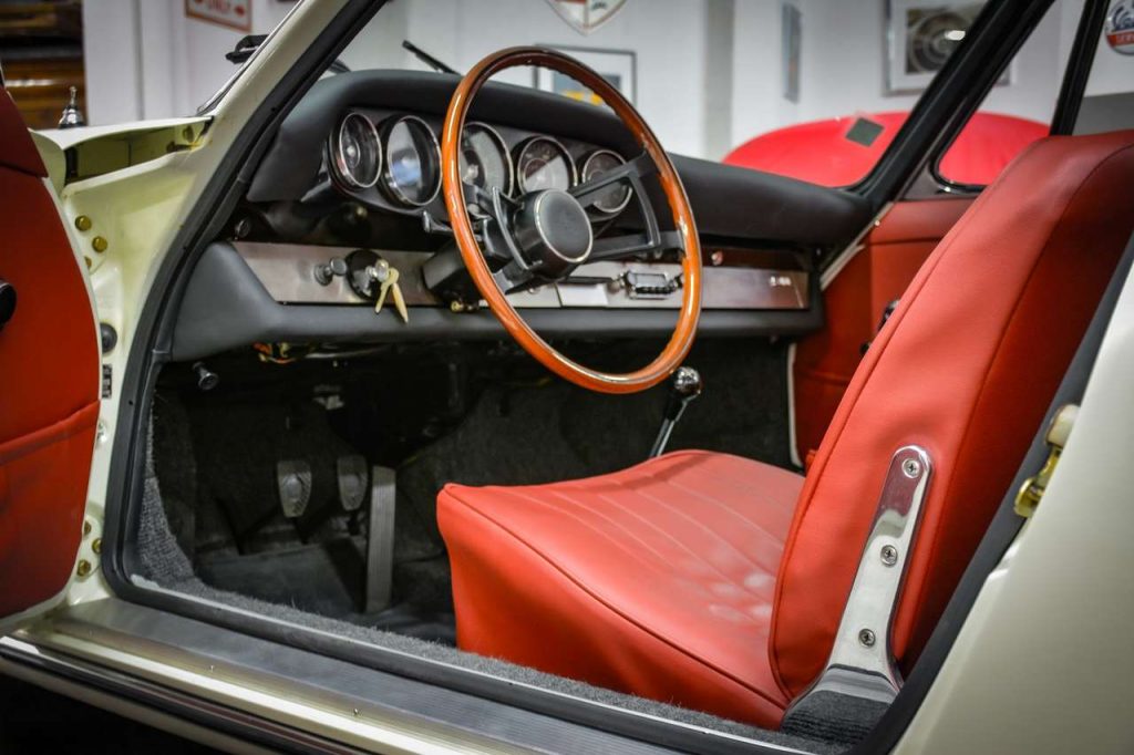 Porsche 911 2.0L