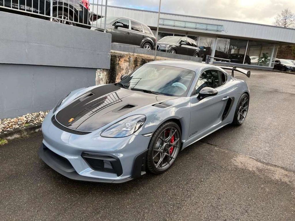 Porsche Cayman GT4 RS