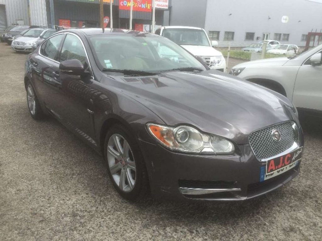 Jaguar XF 3.0 V6 D LUXE PREMIUM