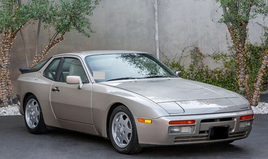 Porsche 944 S2