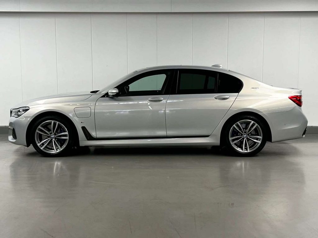 BMW 740 IAS HYBRID 258CV PACK-M INDIVIDUAL FULL OPTION