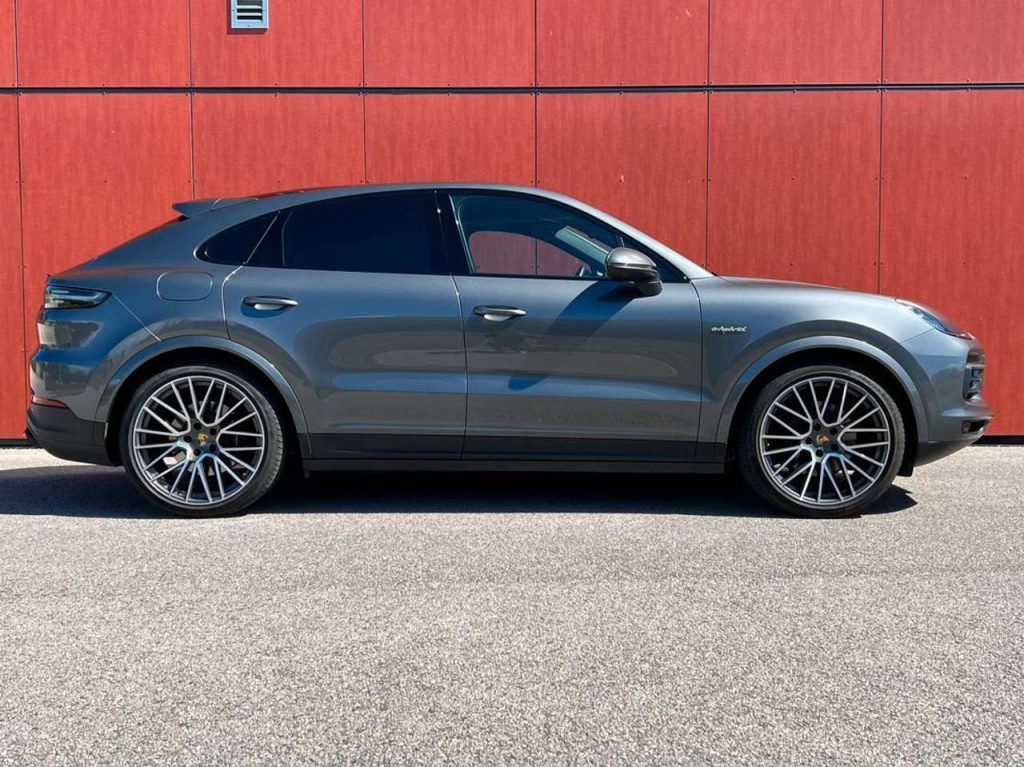 Porsche Cayenne coupe v6 e-hybrid 462 ch