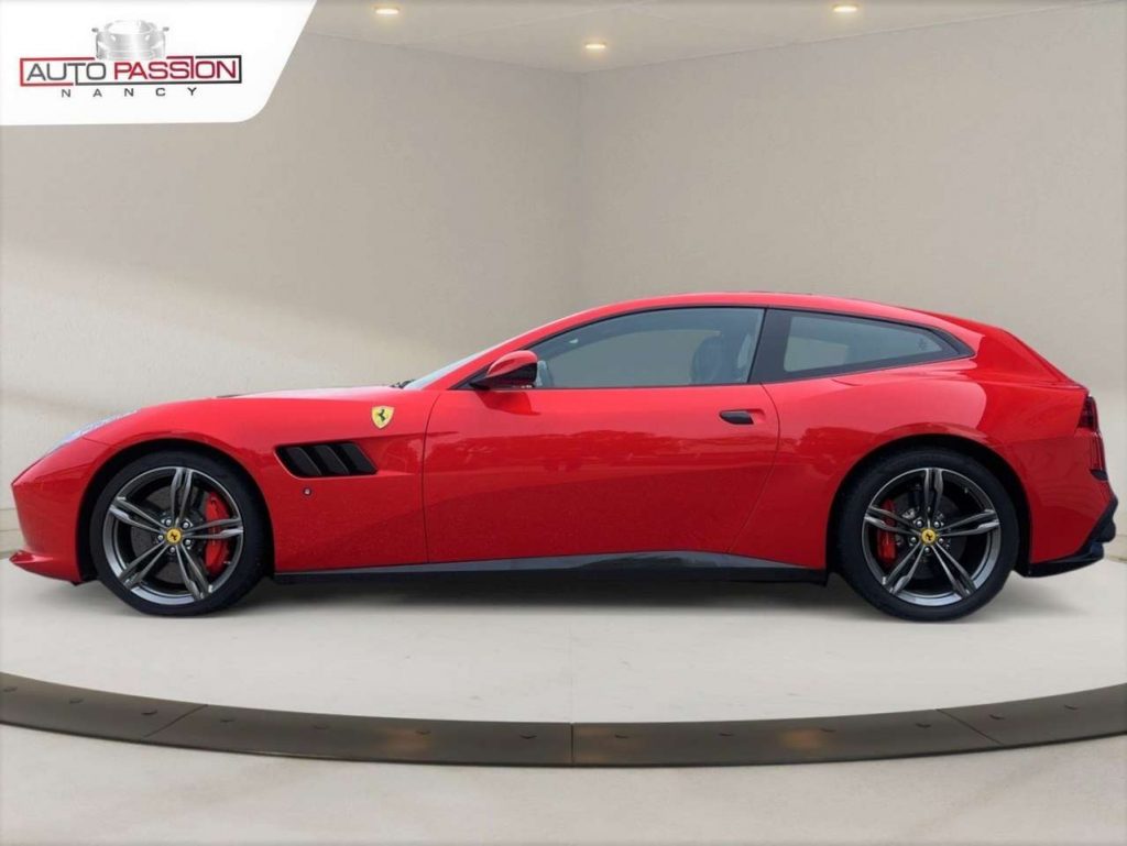 Ferrari GTC4%20Lusso 6.3 V12 690cv BVA7 F1 Carbone Navi Cuir Toit Pano.