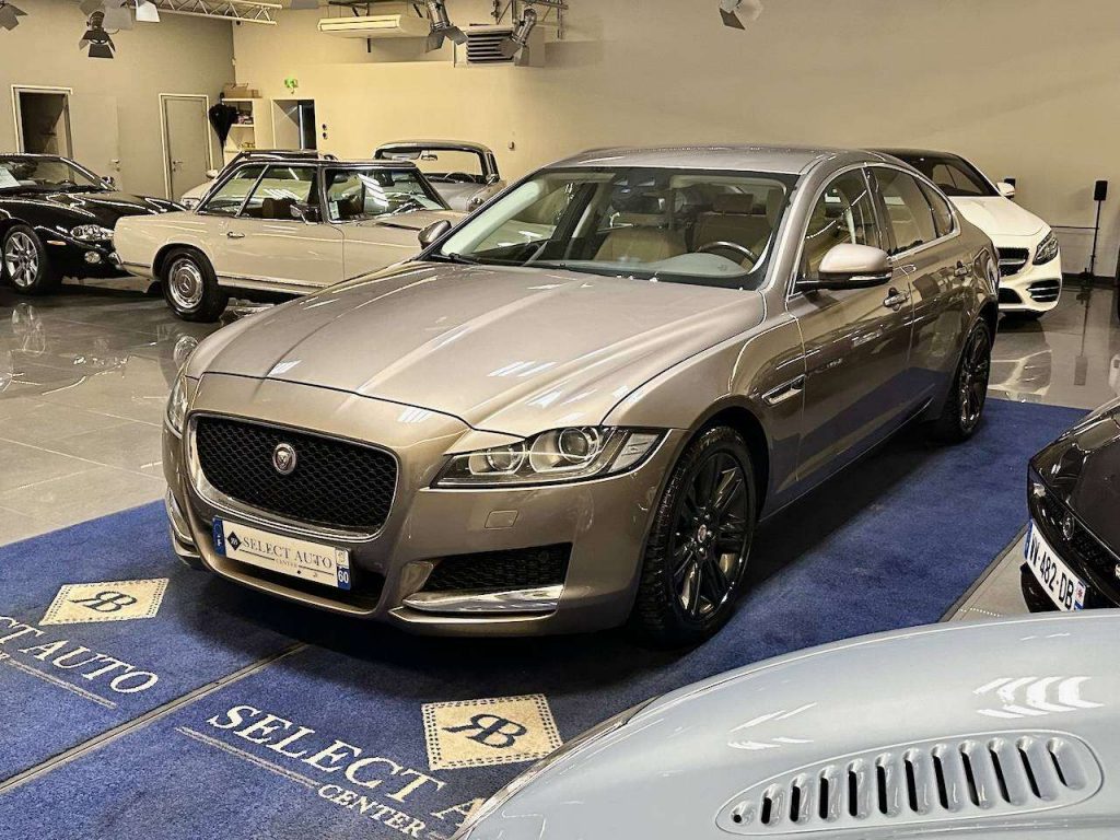 Jaguar XF Ii 2.0 d 180ch prestige bva MOTEUR NEUF