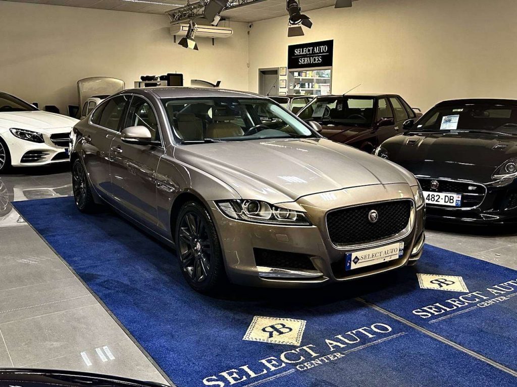 Jaguar XF Ii 2.0 d 180ch prestige bva MOTEUR NEUF