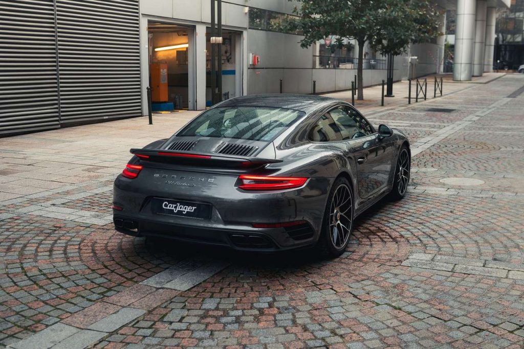 Porsche 911 Turbo S Coupe 3.8i 580 PDK A