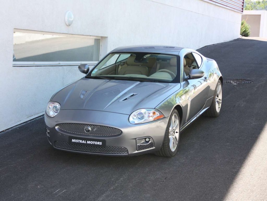 Jaguar XKR Coupé 4.2 - 416 A