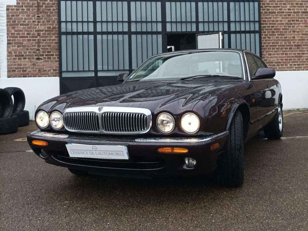 Jaguar XJ8 3.2 A