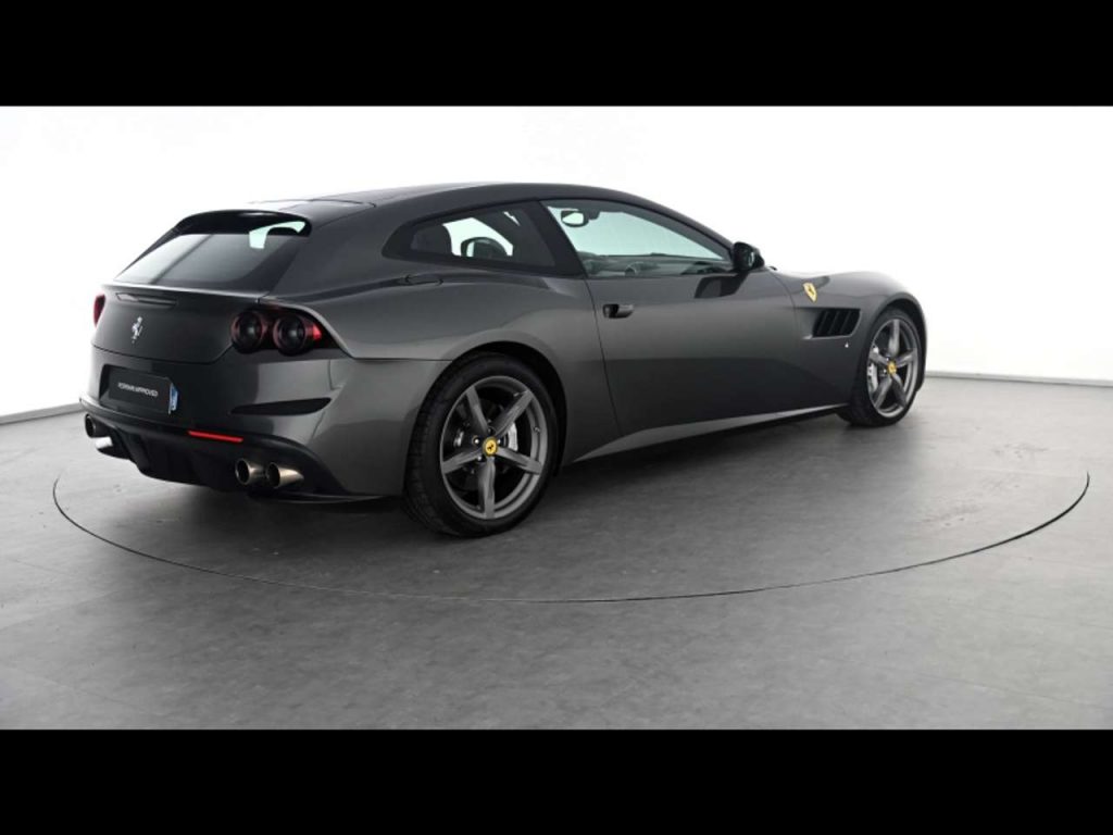 Ferrari GTC4%20Lusso V8 3.9 T 610ch