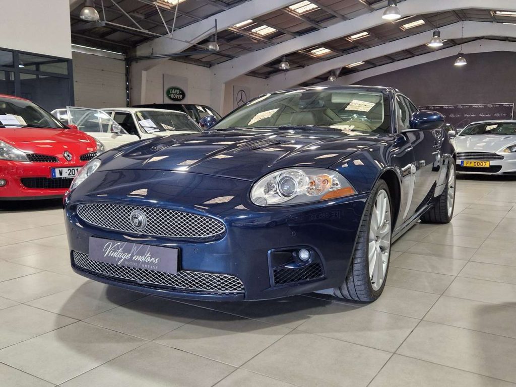 Jaguar XKR Coupé 4.2 - 416 A
