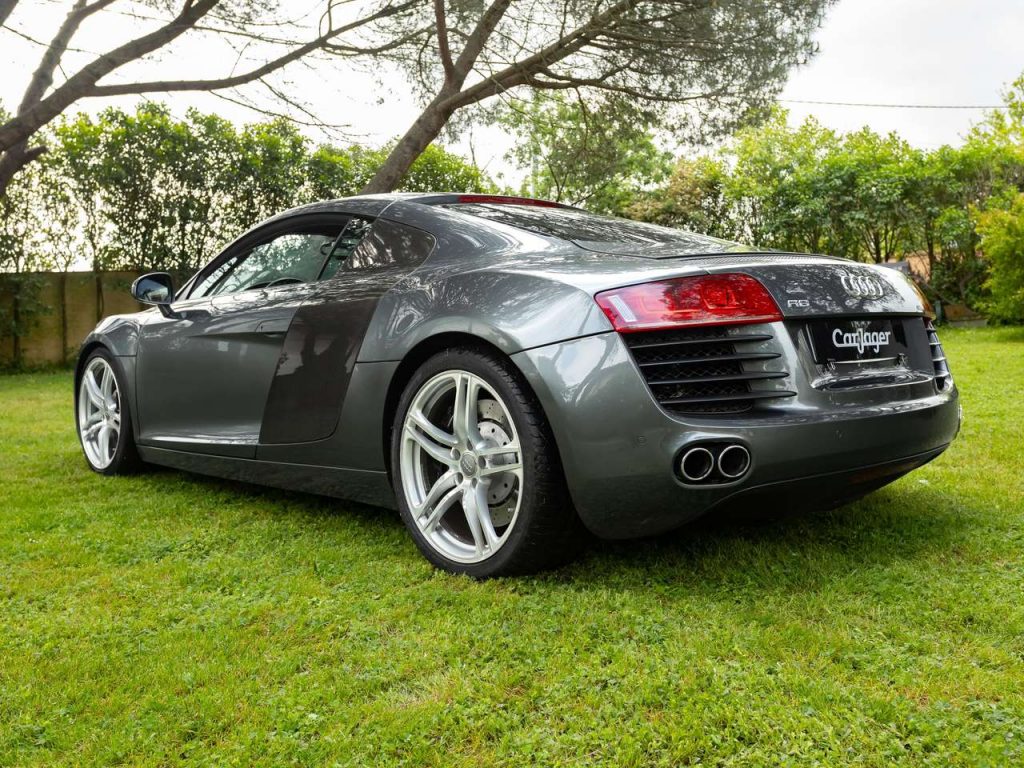 Audi R8 V8 4.2 FSI 420 Quattro