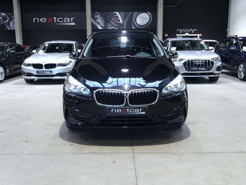 BMW 216 d Active Tourer **FACELIFT-NAVI-PARKING-LIMITEUR**