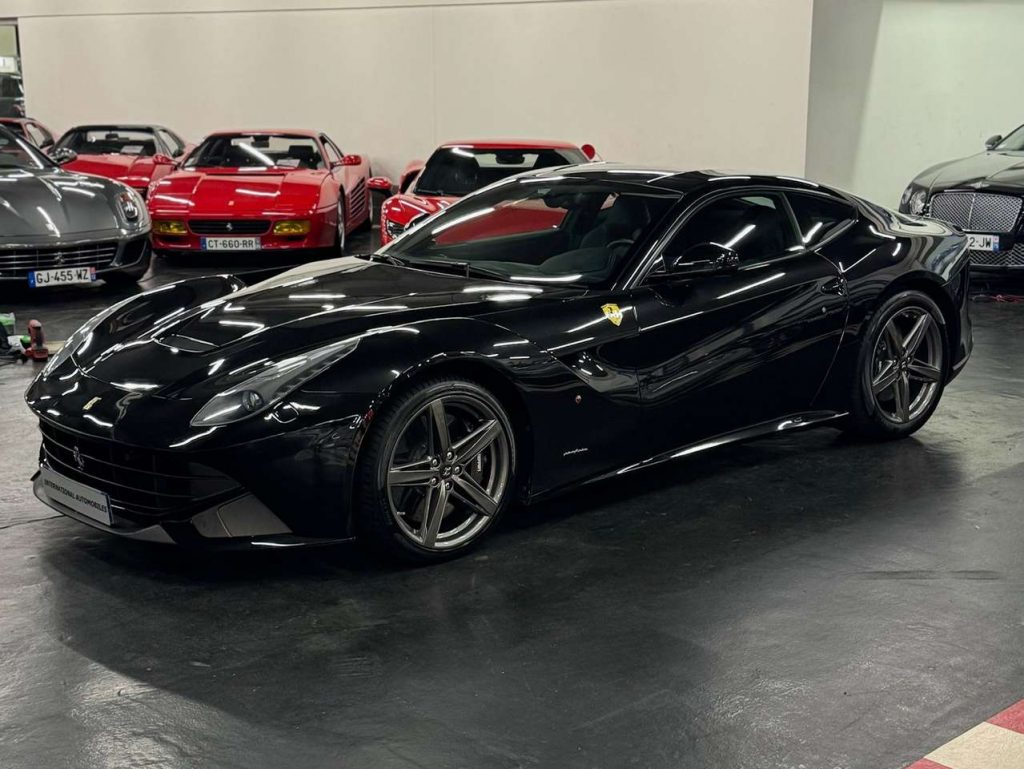 Ferrari F12 Berlinetta DCT F1