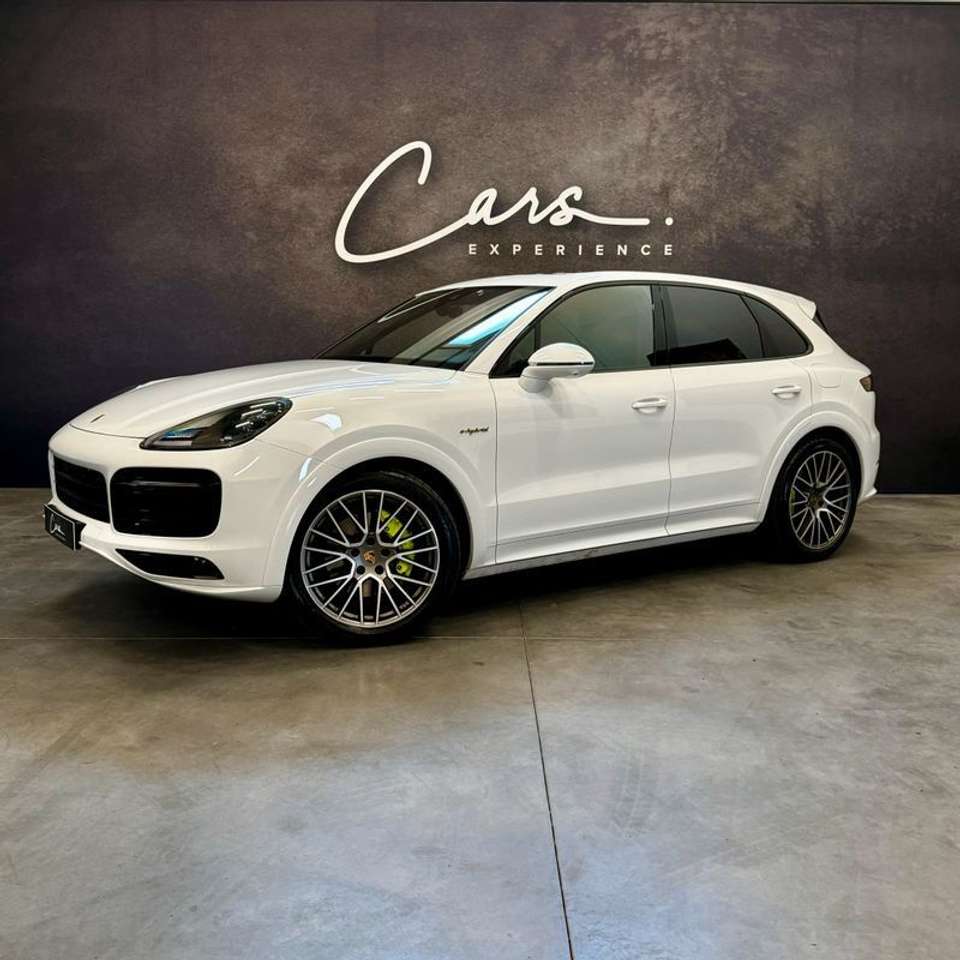 Porsche Cayenne E-Hybrid Platinium Edition V6 3.0 462 CV – FRANÇAI
