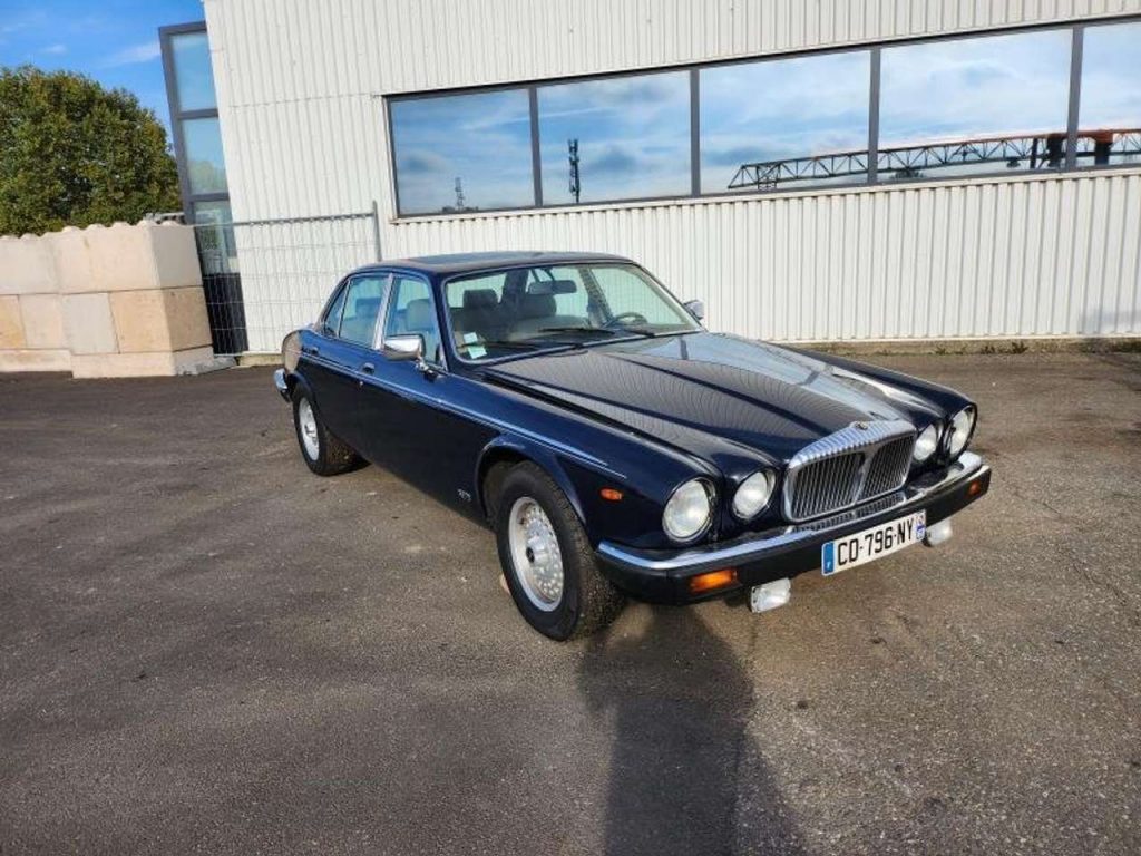 Jaguar Daimler DOUBLE SIX 6.0 V12
