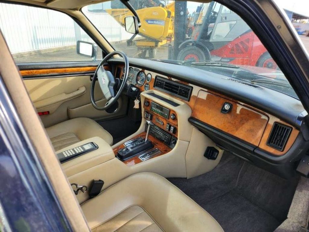 Jaguar Daimler DOUBLE SIX 6.0 V12