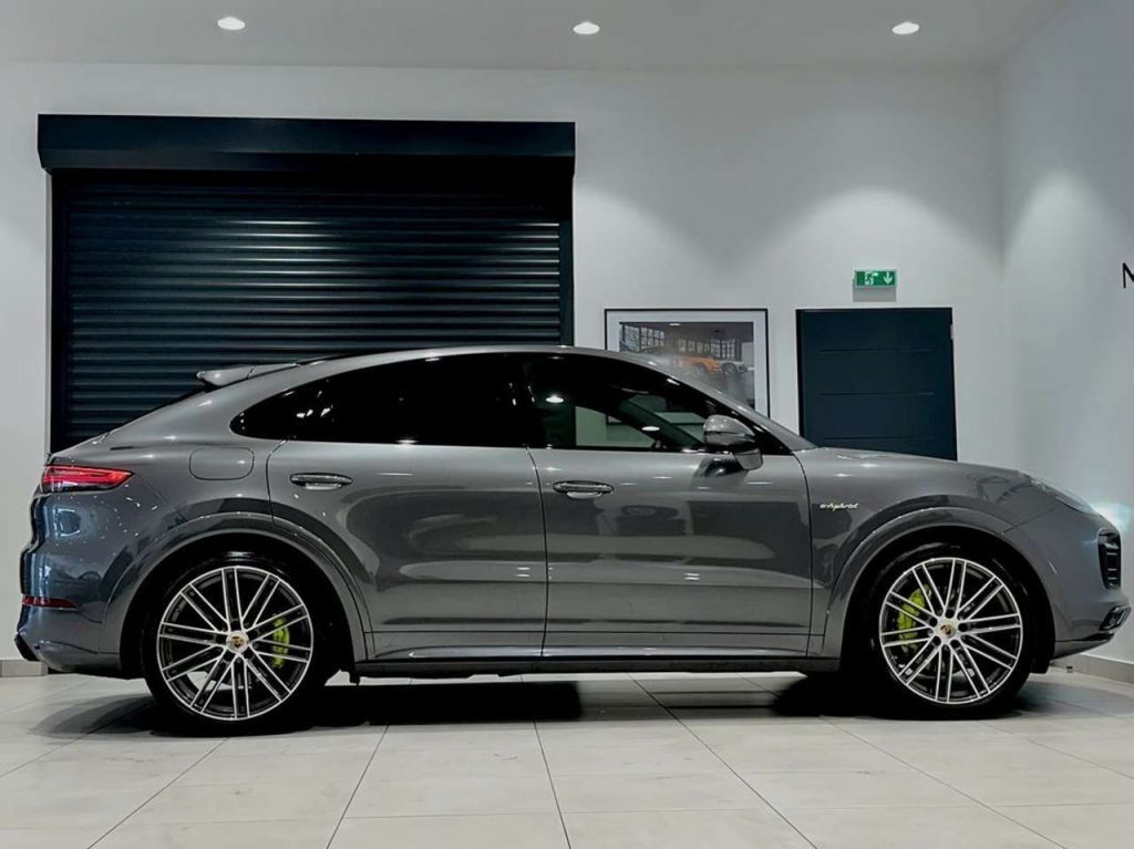 Porsche Cayenne COUPE E-HYBRID 3.0 V6 462 Ch PACK SPORTDESIGN JA22