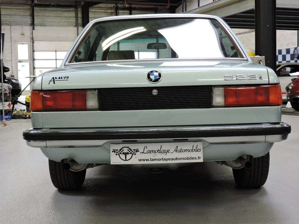 BMW 323 i