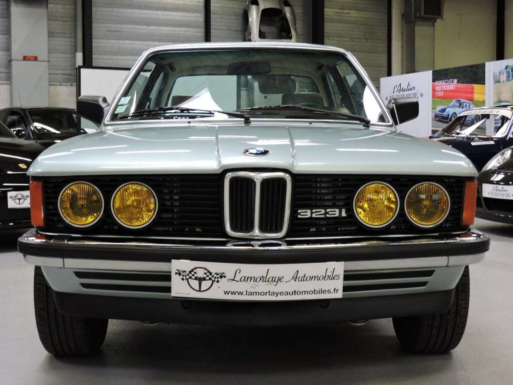 BMW 323 i