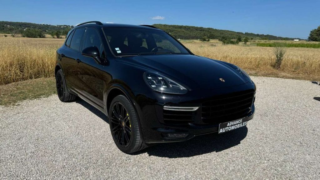 Porsche Cayenne CAYENNE V8 4.8L TURBO 520